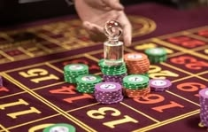 Lucky 917 casino presented on mobile device in Pakistan with slots and live games